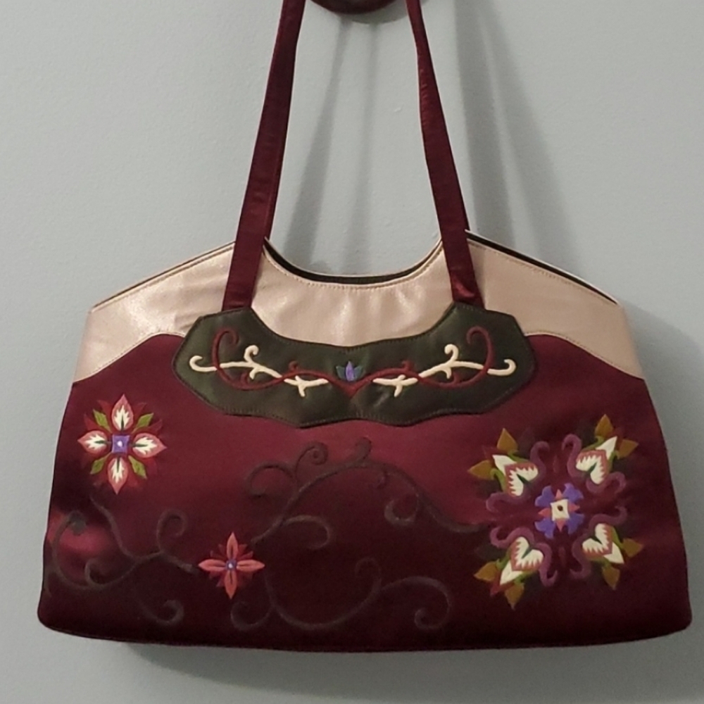 Vintage Dolce Vita 90's  Women's Satin Embroided Purse Handbag